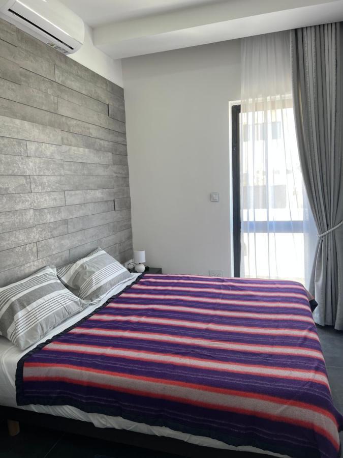 Cosy & Modern Top Floor 1-Bedroom Apartment 세인트폴스베이 외부 사진
