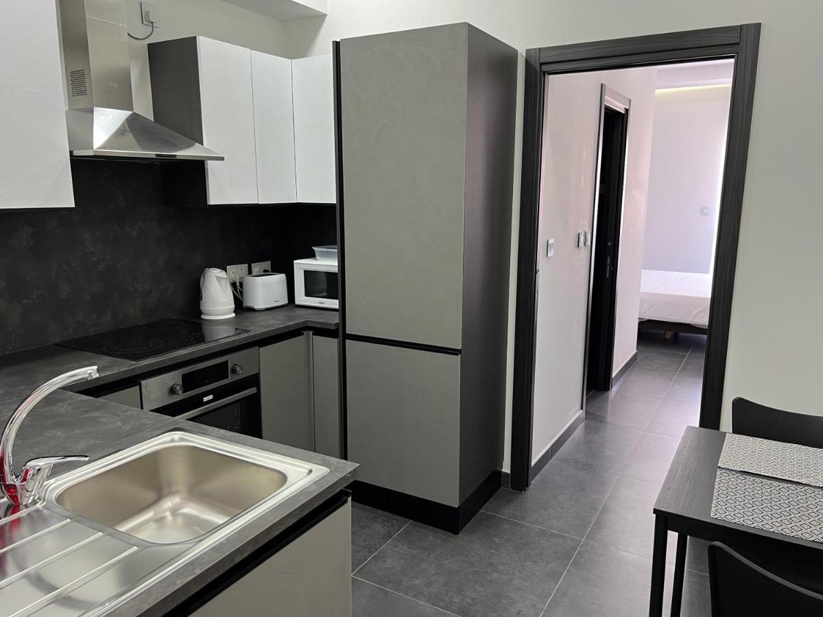 Cosy & Modern Top Floor 1-Bedroom Apartment 세인트폴스베이 외부 사진